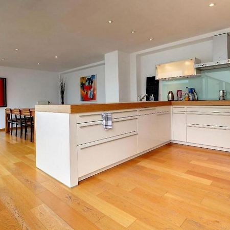 Down Town Spacious Duplex With Private Parking & Game Room Bruxelles Eksteriør billede