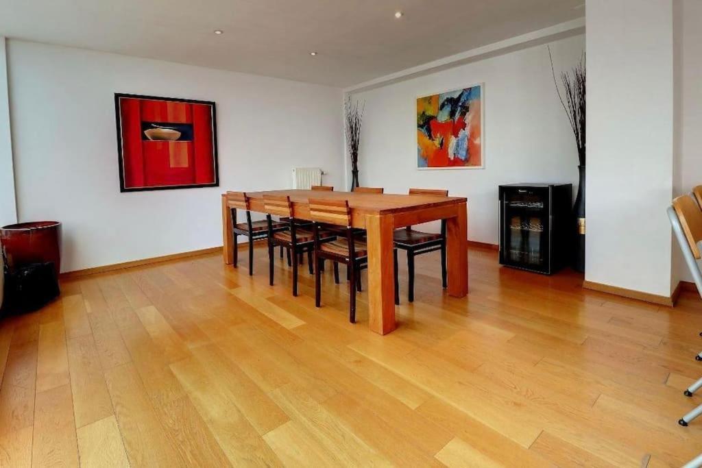 Down Town Spacious Duplex With Private Parking & Game Room Bruxelles Eksteriør billede