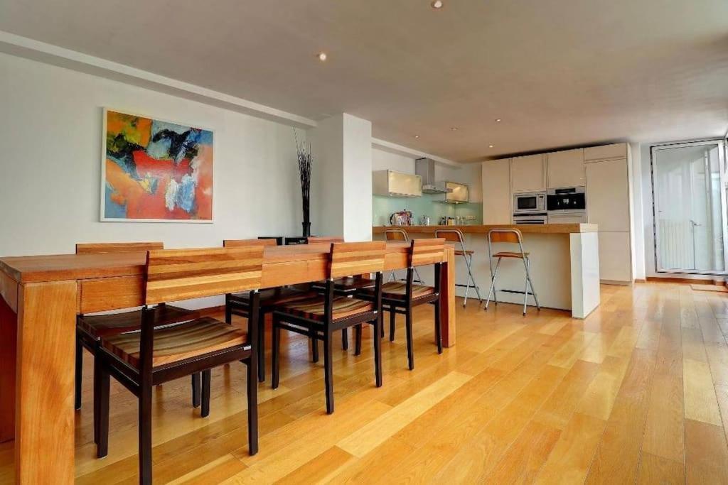 Down Town Spacious Duplex With Private Parking & Game Room Bruxelles Eksteriør billede